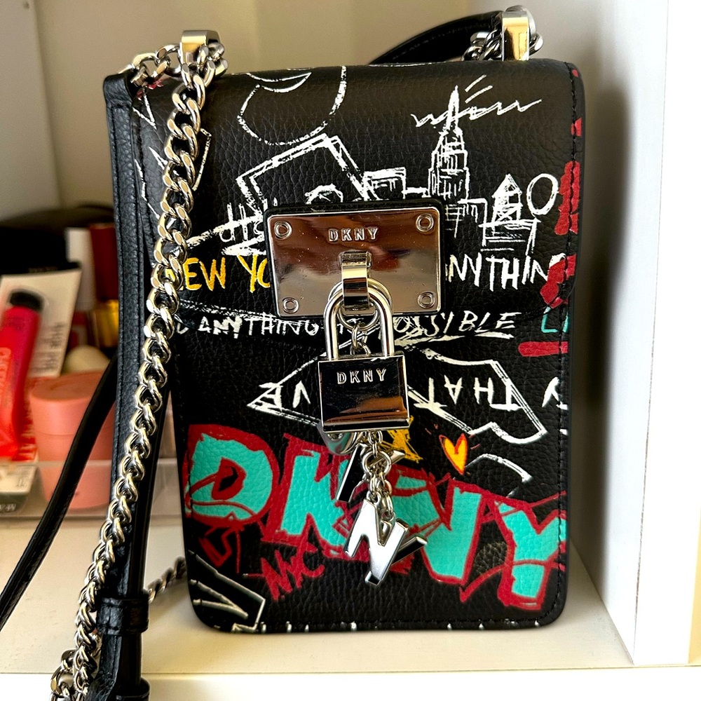 DKNY CROSSBODY BAG IN GRAFFITTI PRINT LEATHER